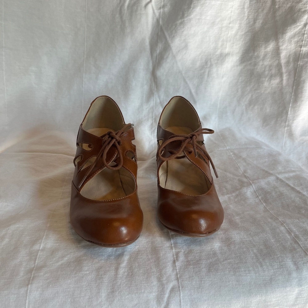 Vintage Style Lace Heel